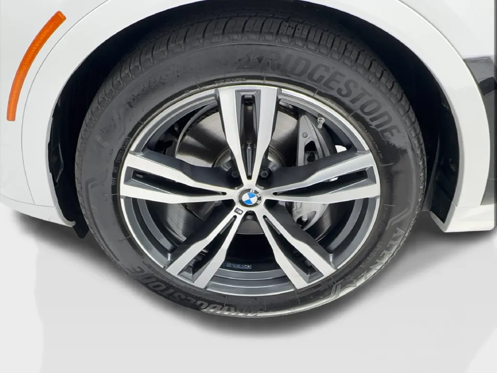 BMW X7 photo 16