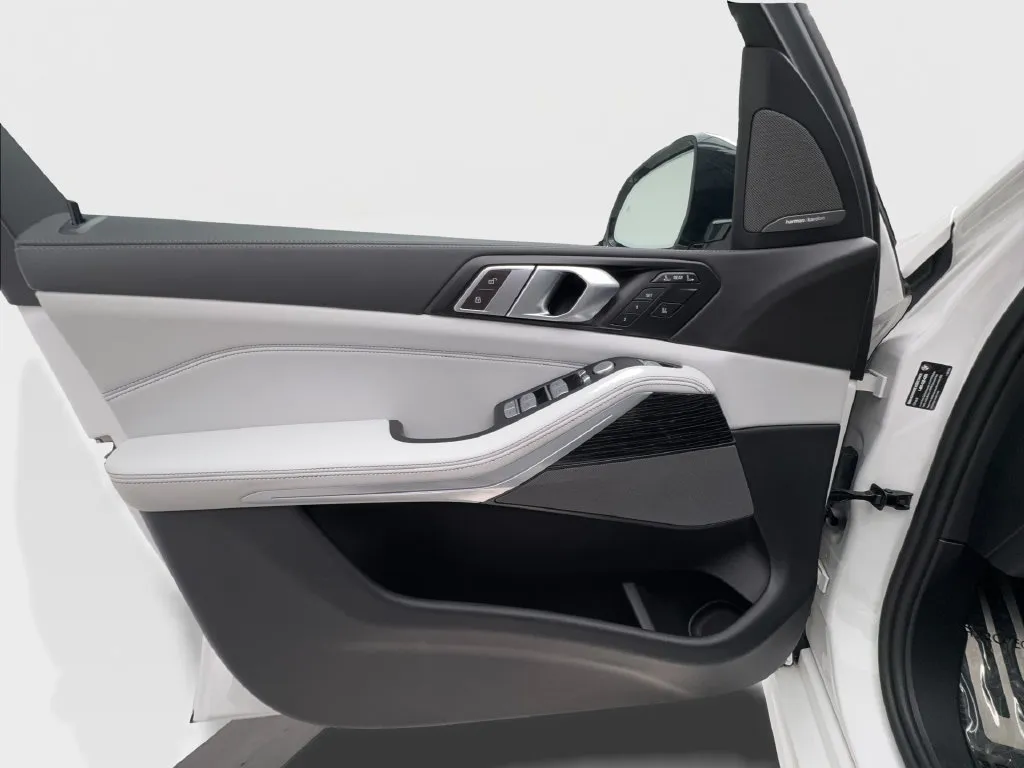 BMW X7 photo 28