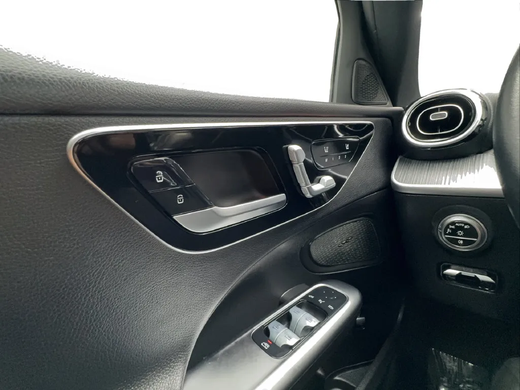 Mercedes-Benz C-Class photo 48