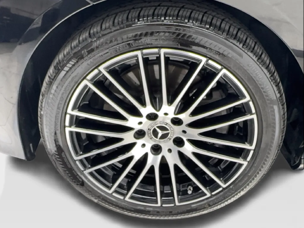Mercedes-Benz C-Class photo 15