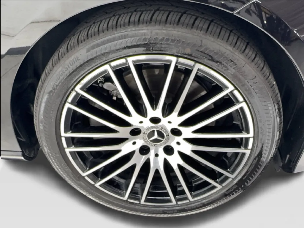 Mercedes-Benz C-Class photo 16