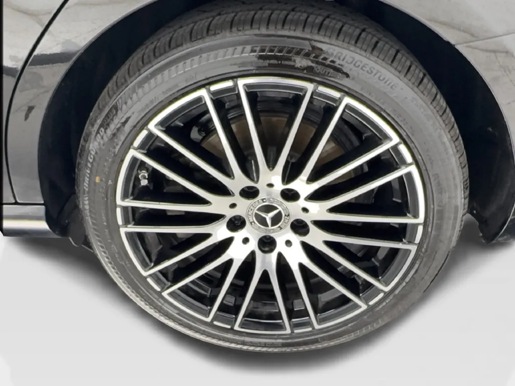 Mercedes-Benz C-Class photo 14