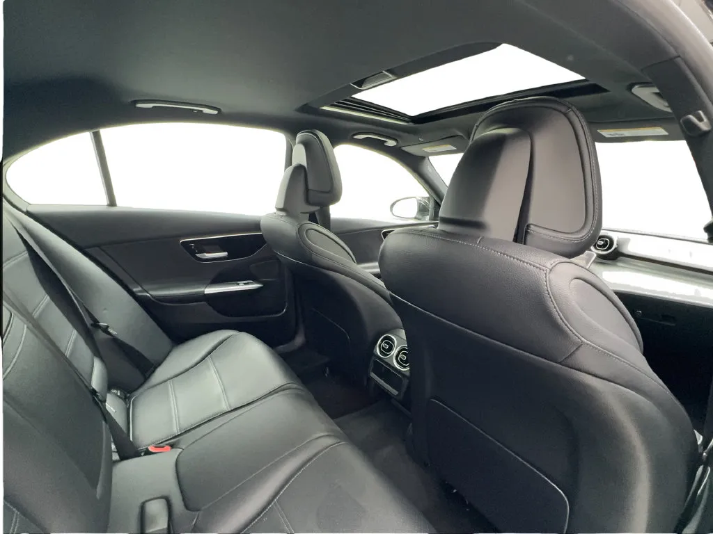 Mercedes-Benz C-Class photo 28