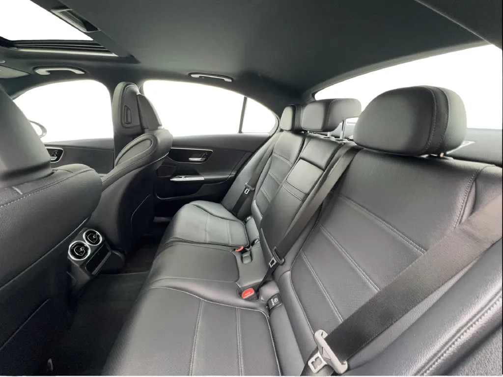Mercedes-Benz C-Class photo 26