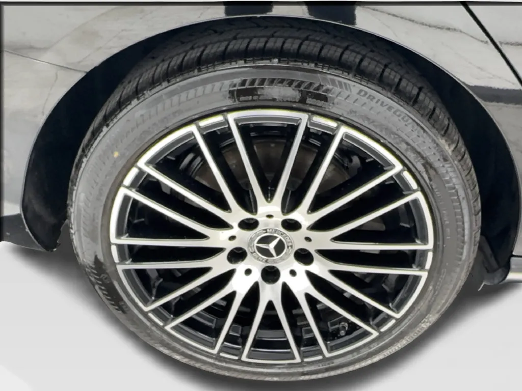 Mercedes-Benz C-Class photo 18