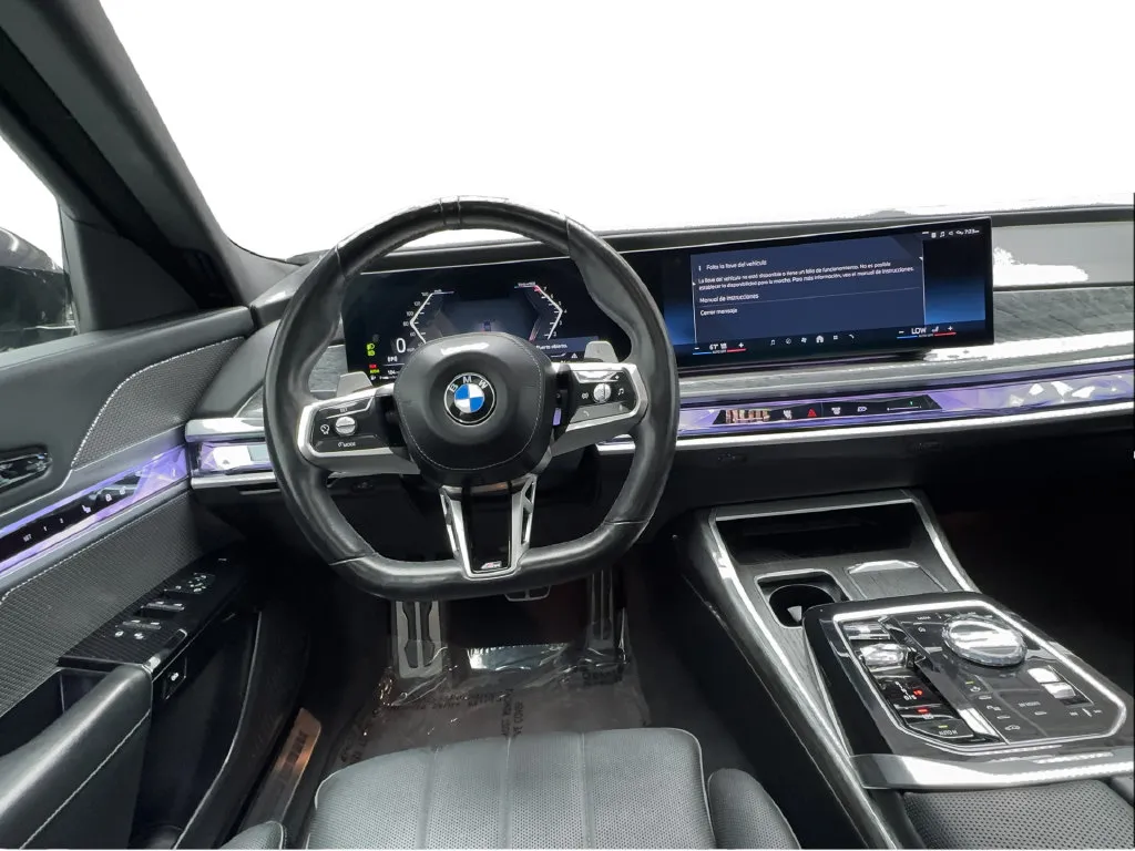 BMW 7 Series photo 37