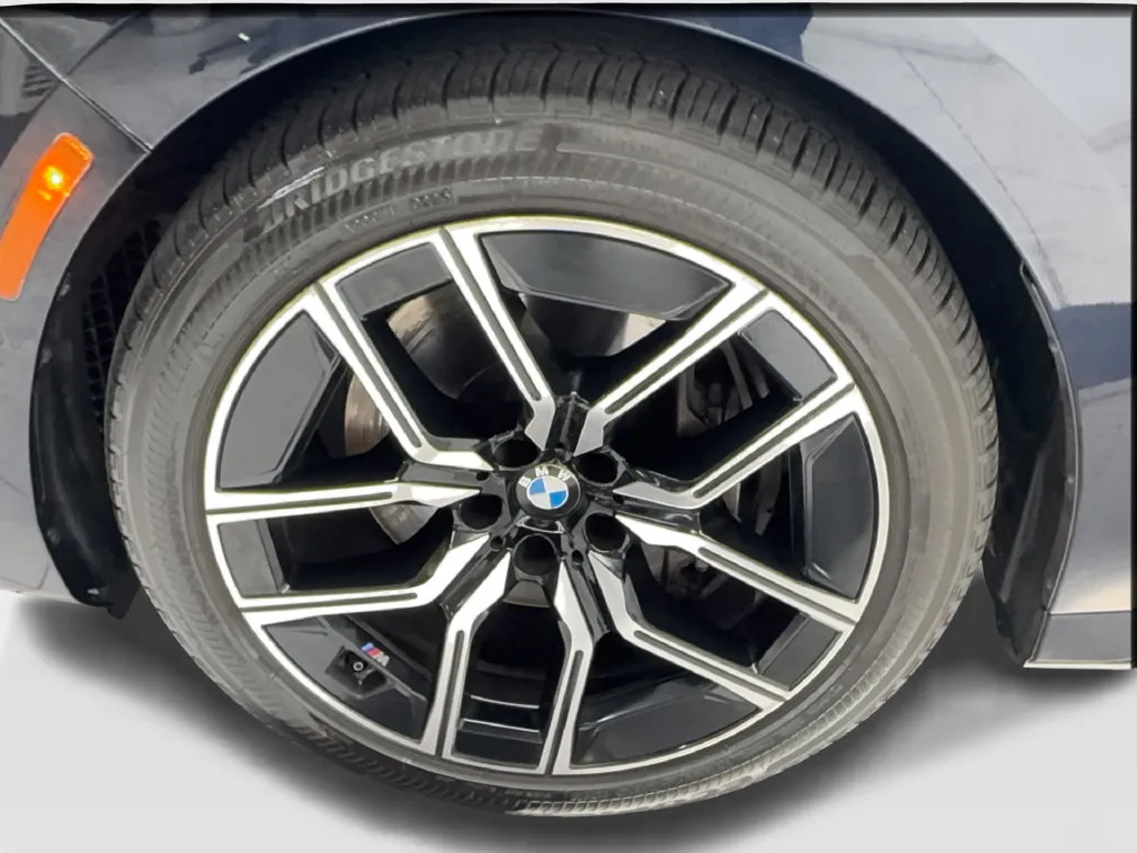 BMW 7 Series photo 15