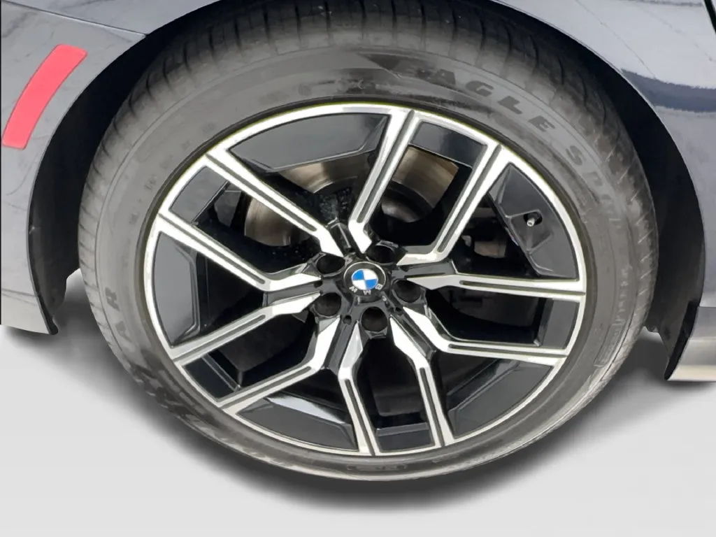 BMW 7 Series photo 18