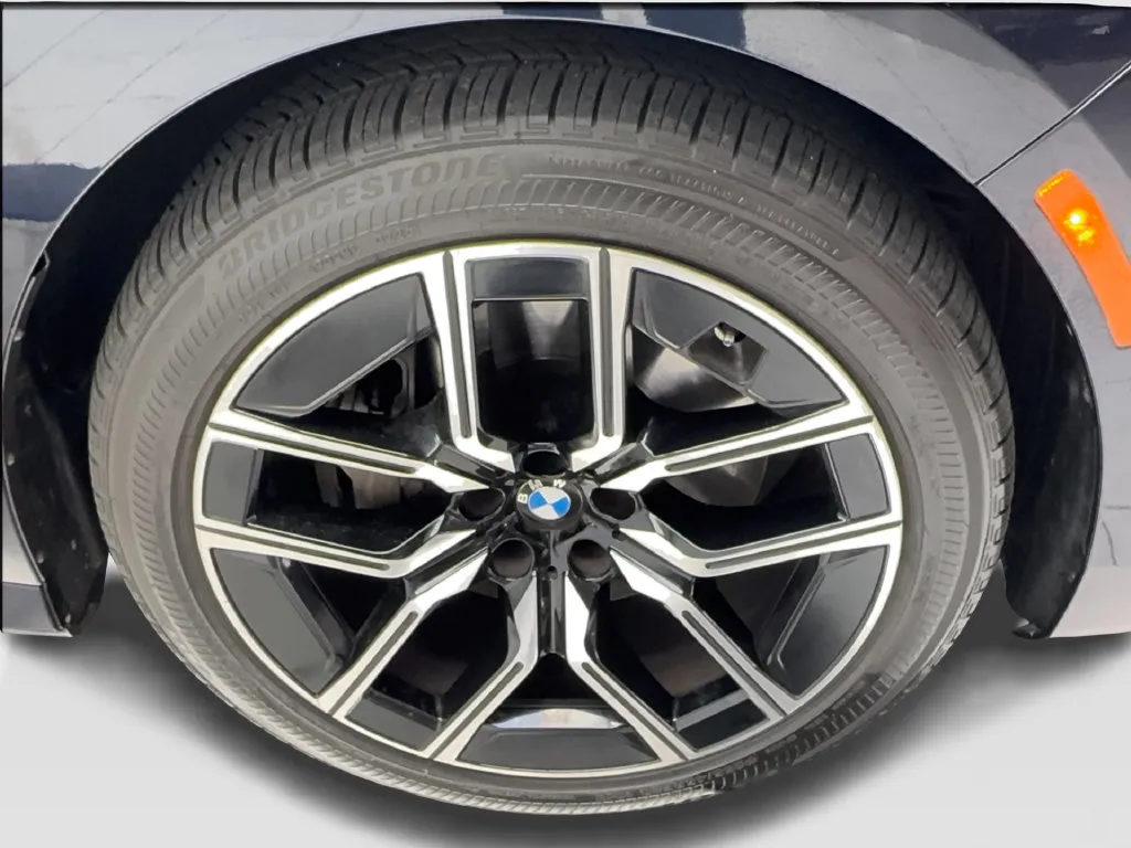 BMW 7 Series photo 16