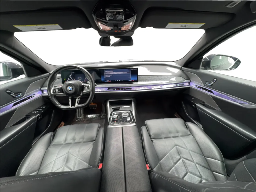 BMW 7 Series photo 40