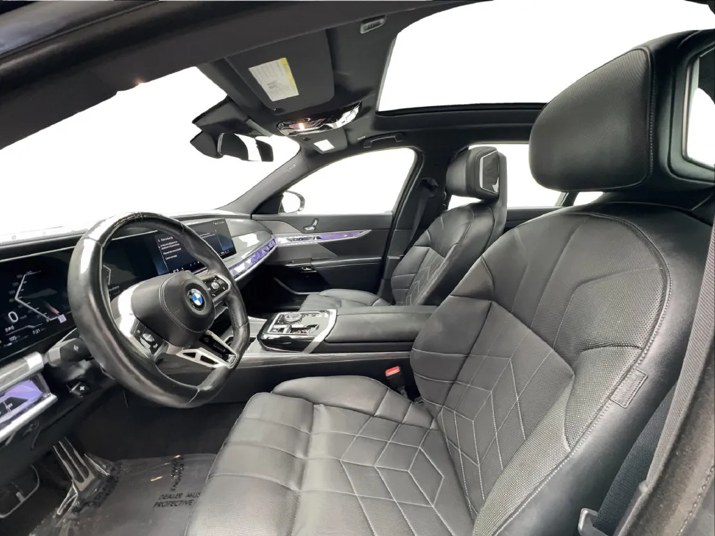 BMW 7 Series photo 22