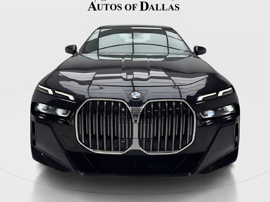 BMW 7 Series photo 4