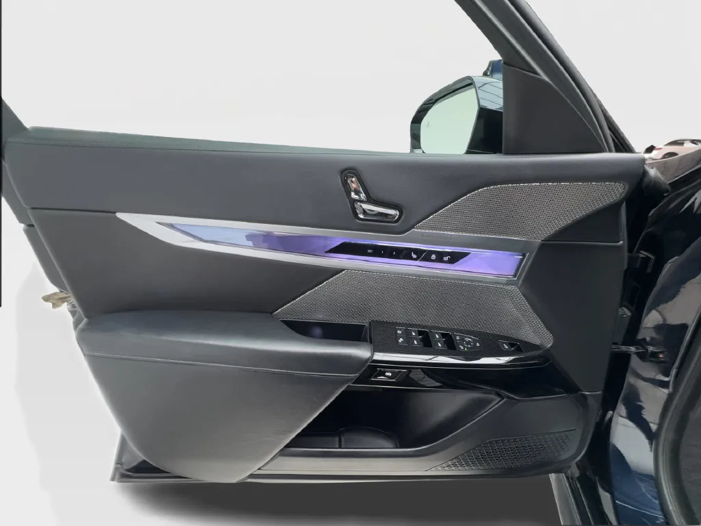 BMW 7 Series photo 25