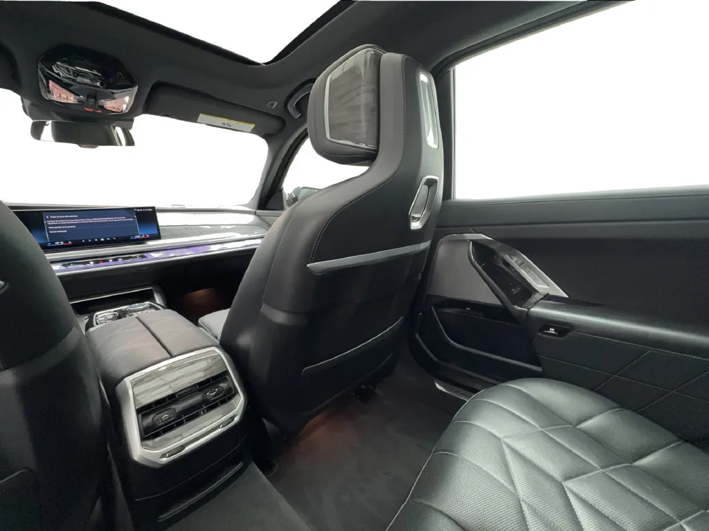 BMW 7 Series photo 42