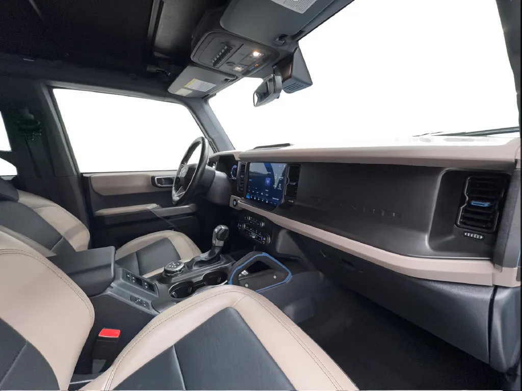 Ford Bronco photo 34