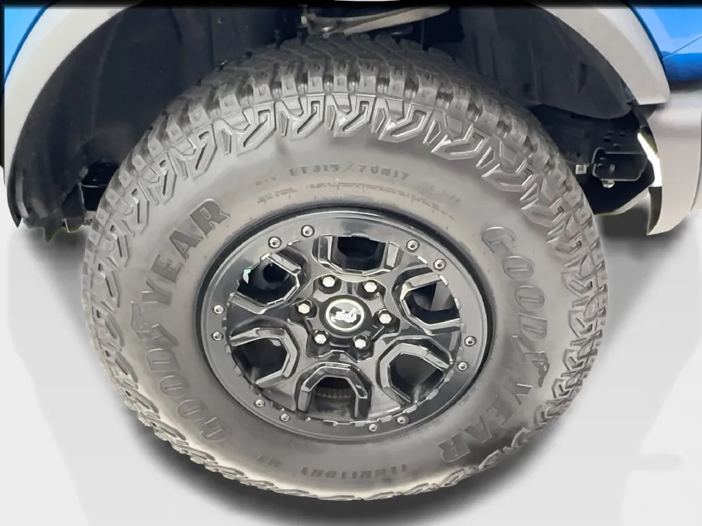 Ford Bronco photo 15