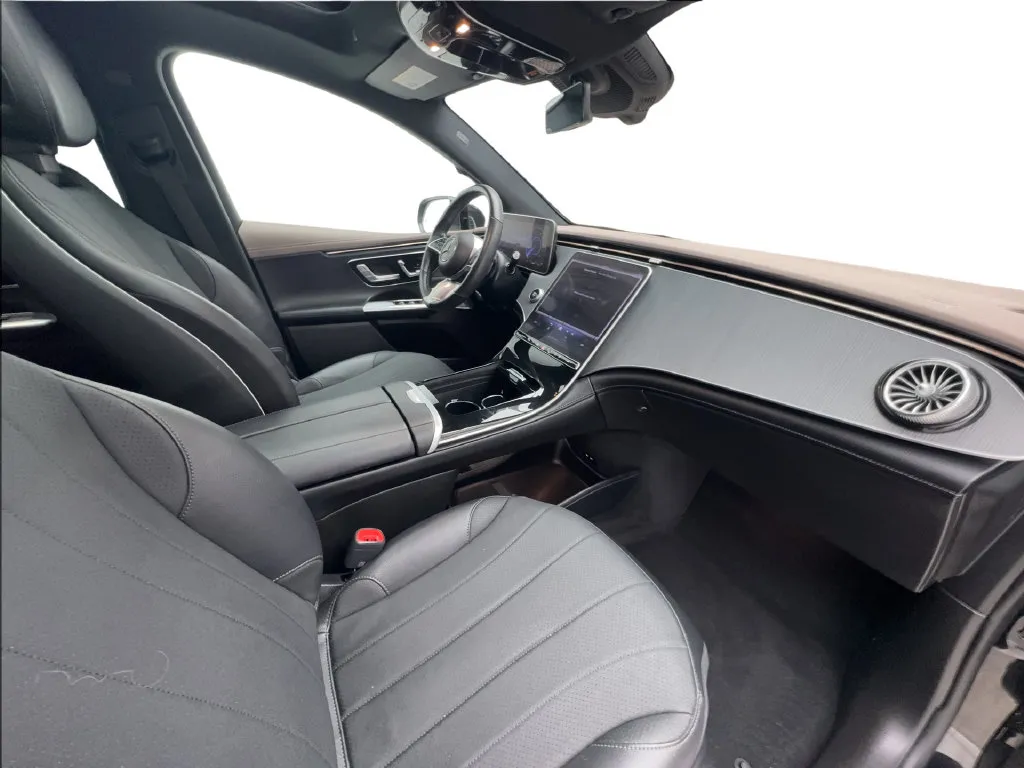 Mercedes-Benz EQE photo 30