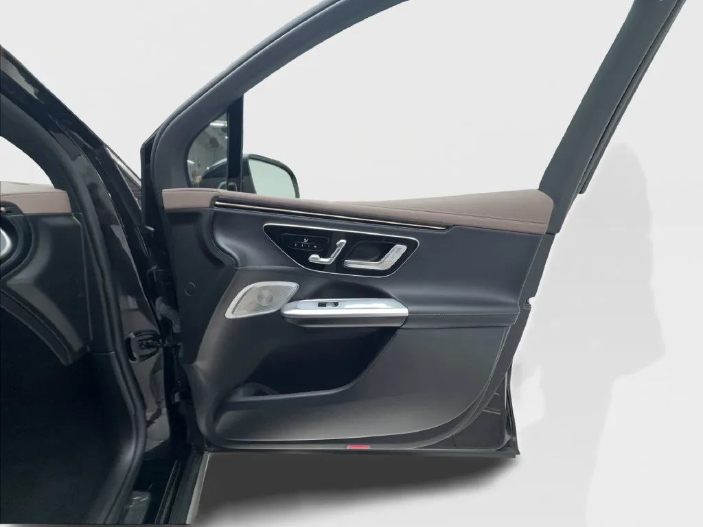 Mercedes-Benz EQE photo 33
