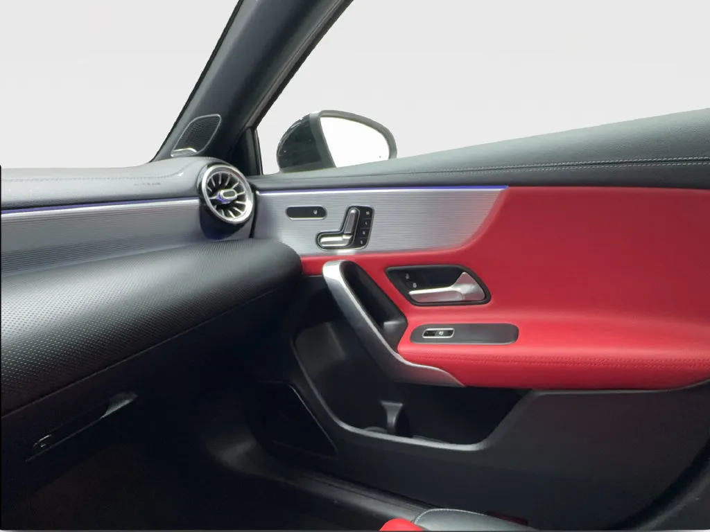 Mercedes-Benz A-Class photo 41