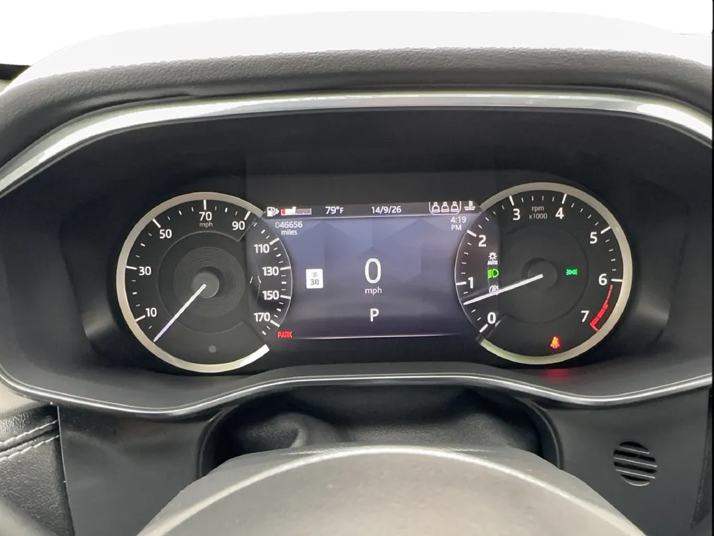 Jaguar F-PACE photo 45