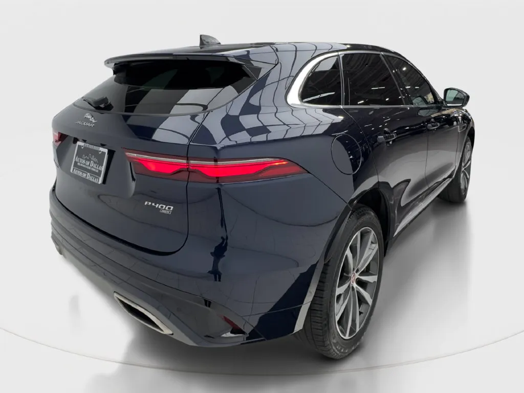 Jaguar F-PACE photo 8