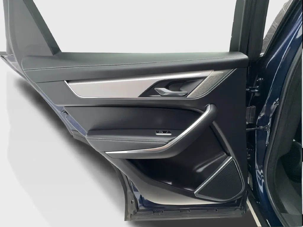 Jaguar F-PACE photo 29
