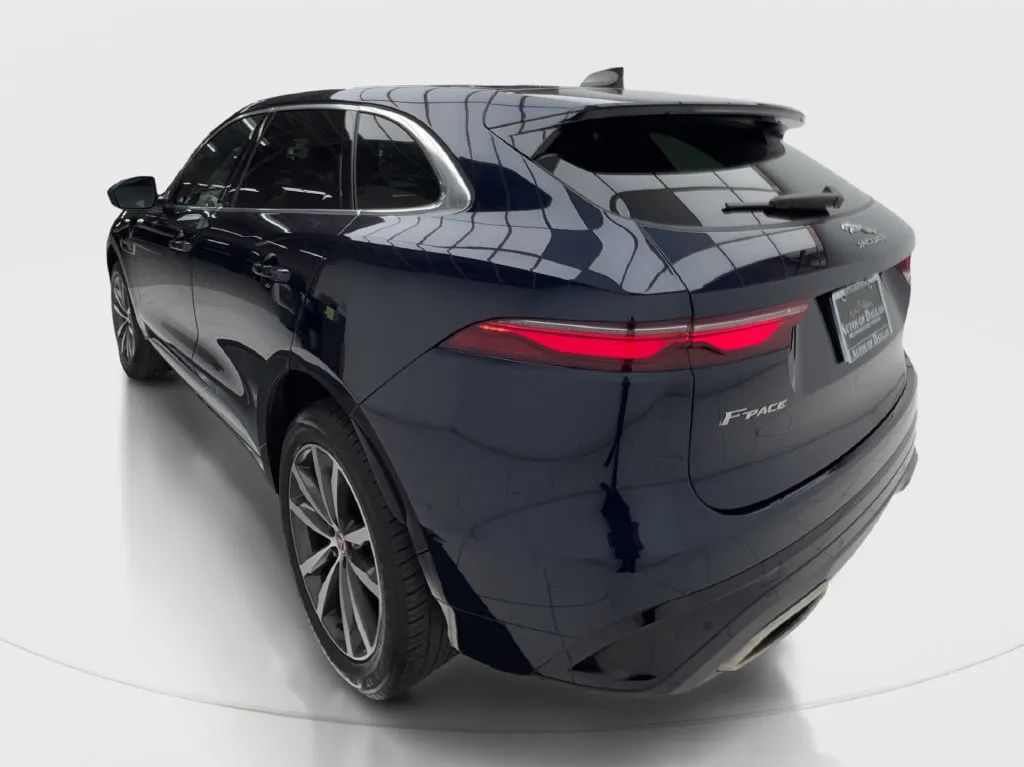 Jaguar F-PACE photo 10