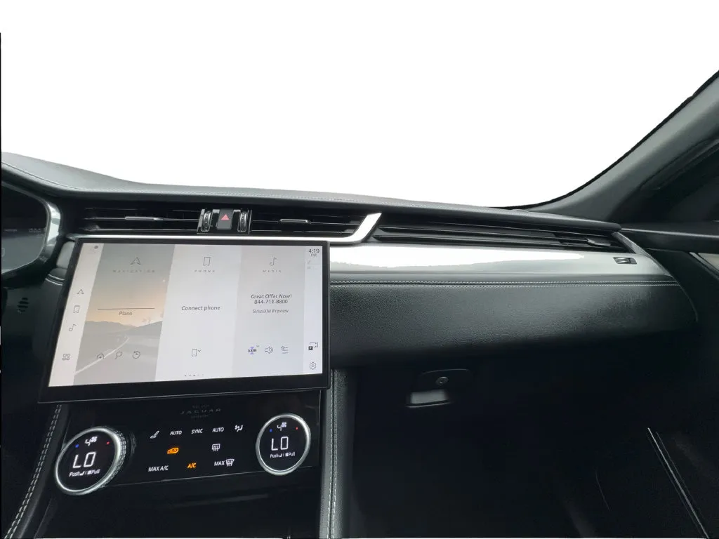 Jaguar F-PACE photo 49