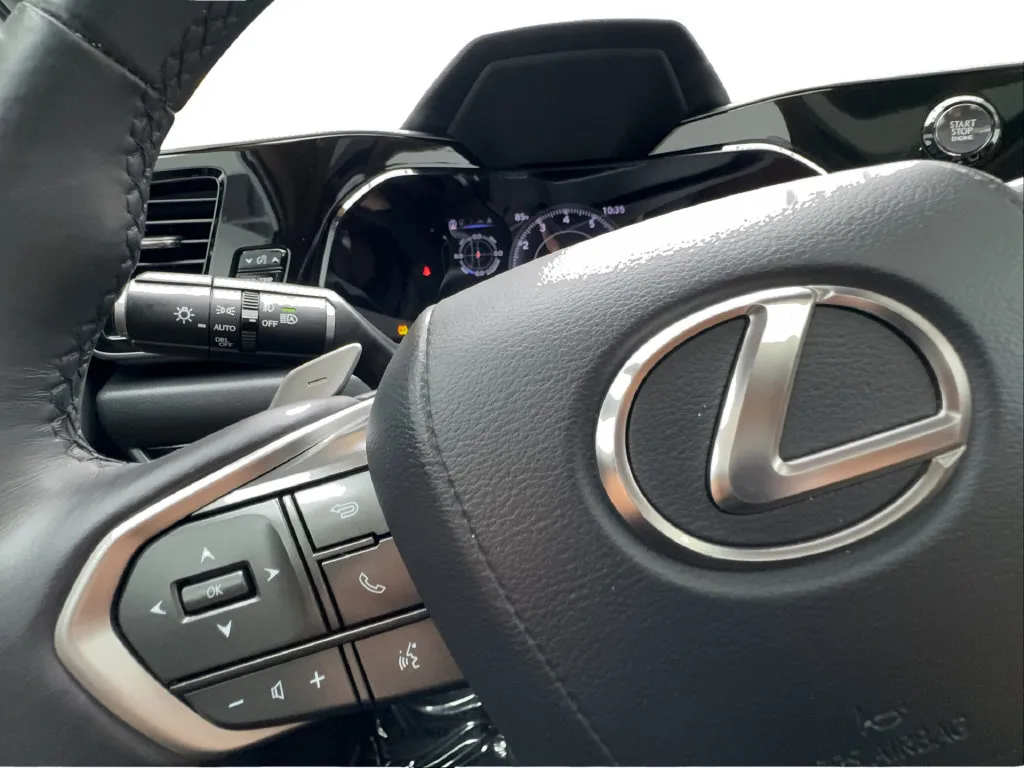 Lexus NX photo 45