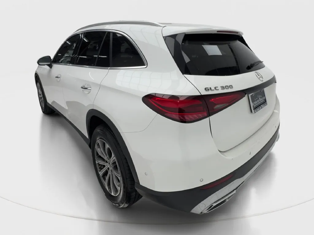 Mercedes-Benz GLC photo 11