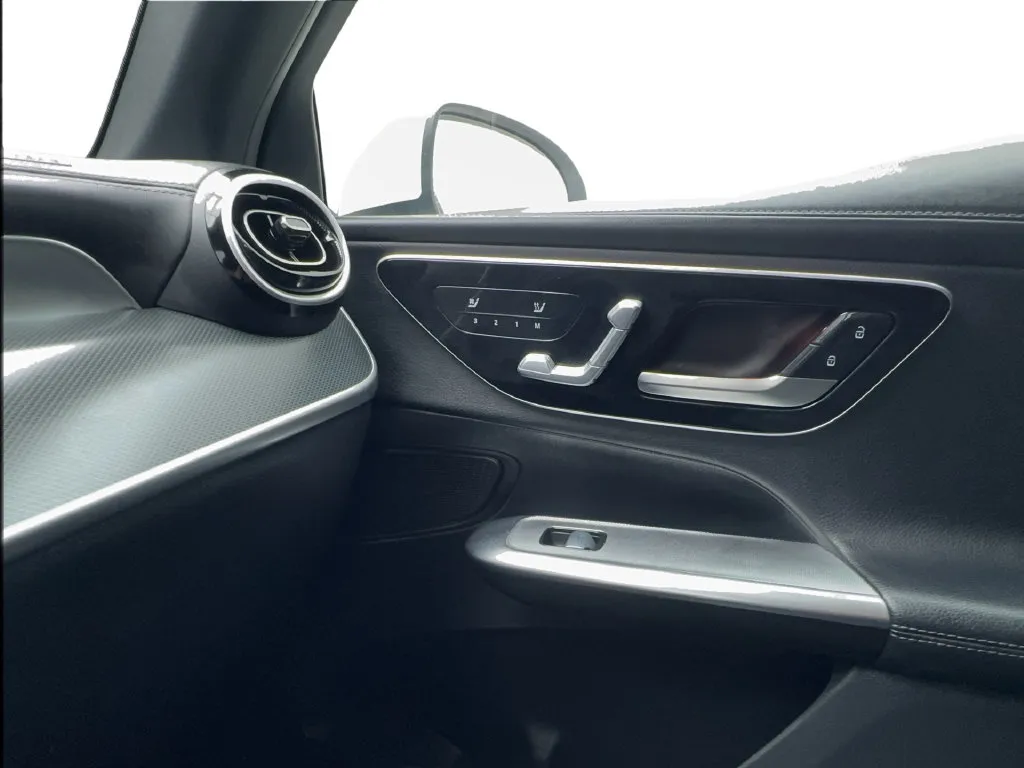 Mercedes-Benz GLC photo 47