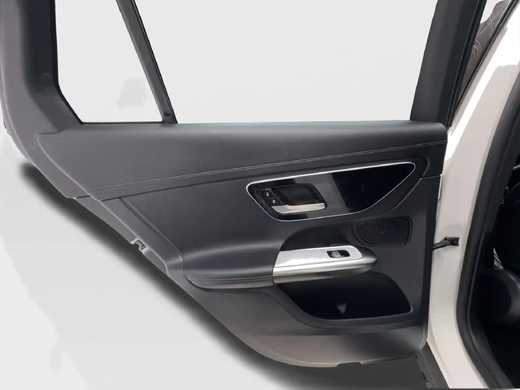 Mercedes-Benz GLC photo 28