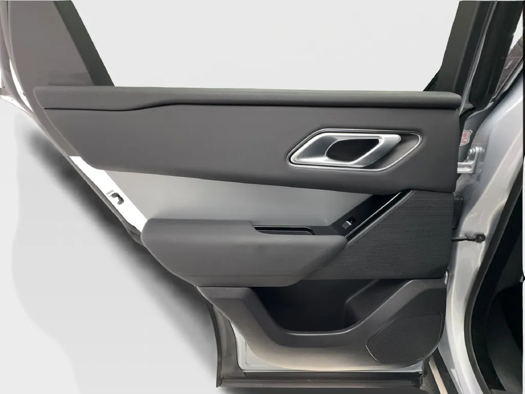 Land Rover Range Rover Velar photo 29
