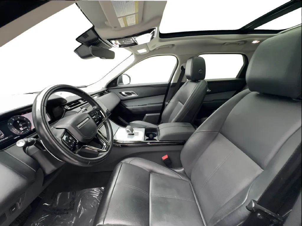 Land Rover Range Rover Velar photo 22