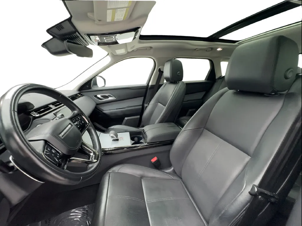 Land Rover Range Rover Velar photo 21