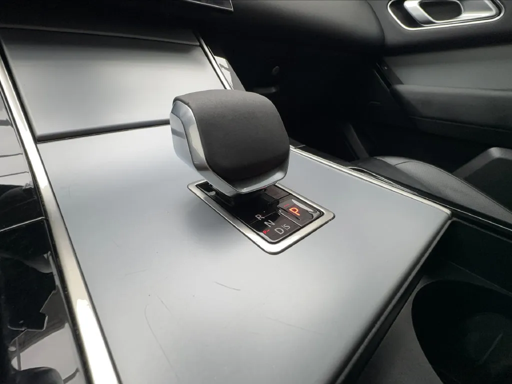 Land Rover Range Rover Velar photo 53