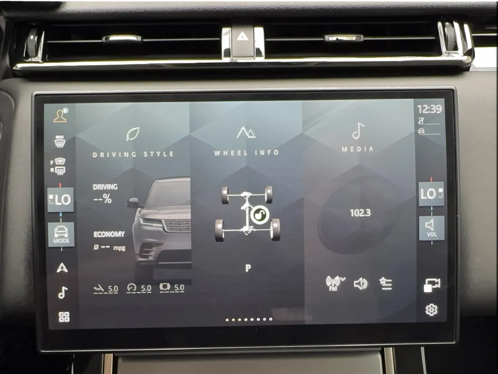Land Rover Range Rover Velar photo 55