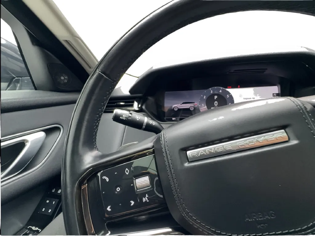 Land Rover Range Rover Velar photo 47