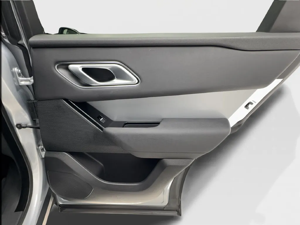 Land Rover Range Rover Velar photo 33