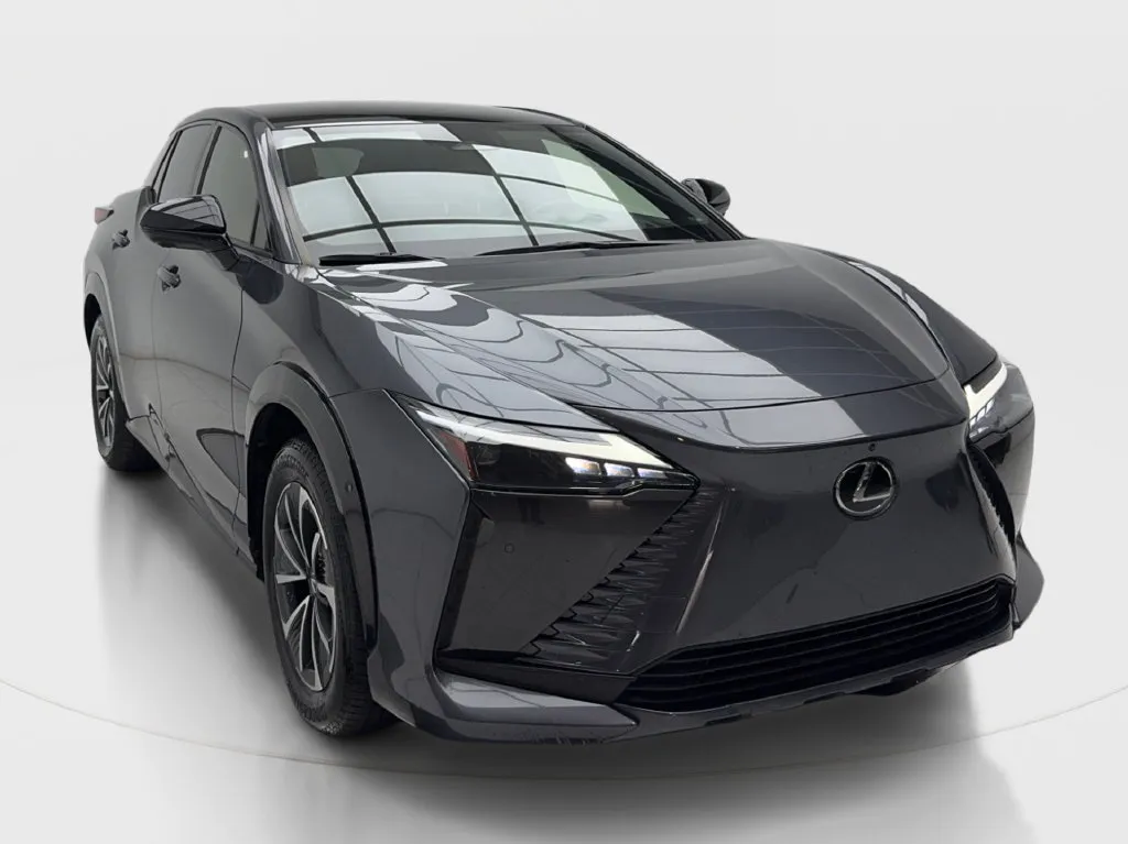 Lexus RZ photo 3