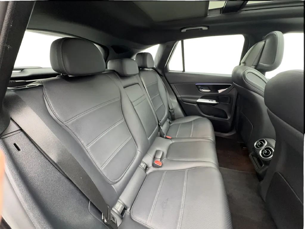 Mercedes-Benz GLC photo 33