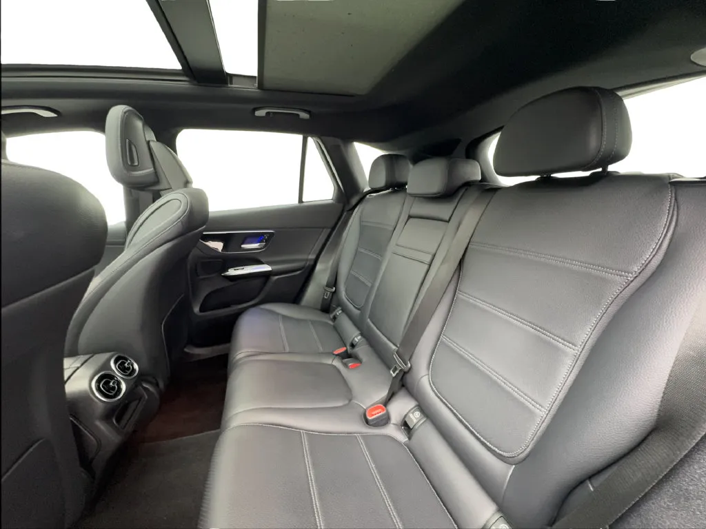 Mercedes-Benz GLC photo 29