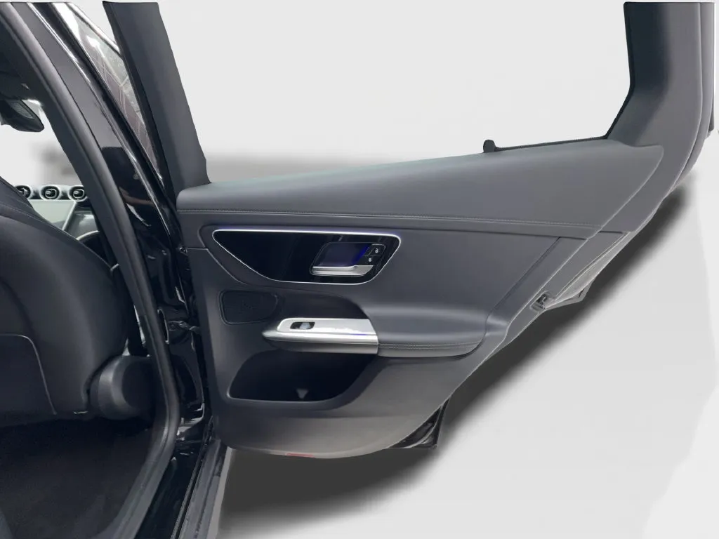 Mercedes-Benz GLC photo 35