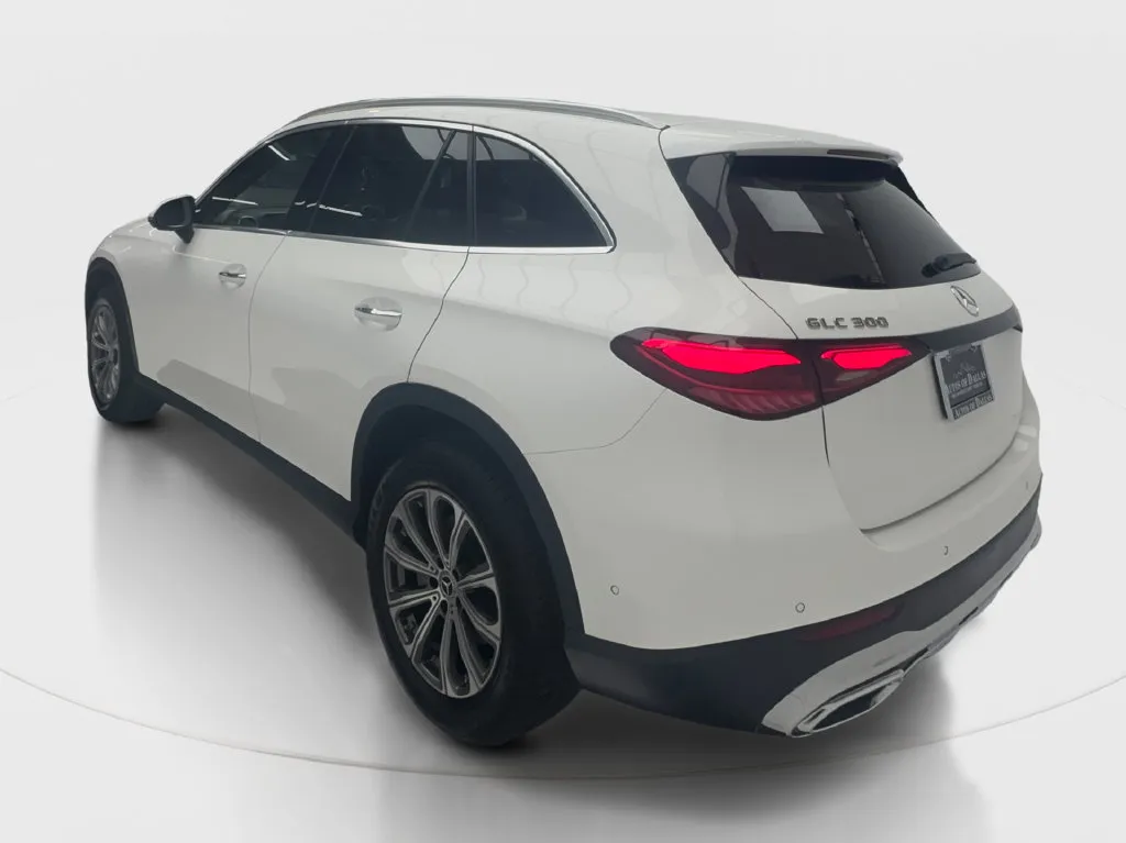 Mercedes-Benz GLC photo 10