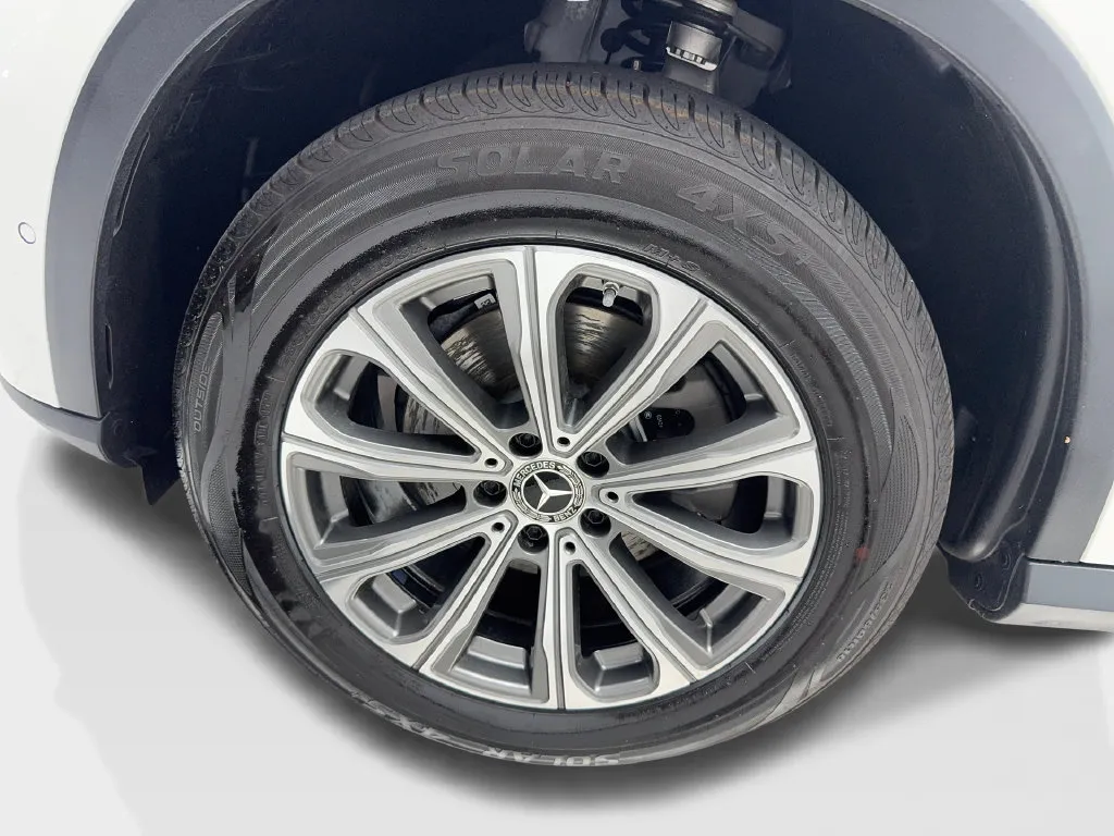 Mercedes-Benz GLC photo 12