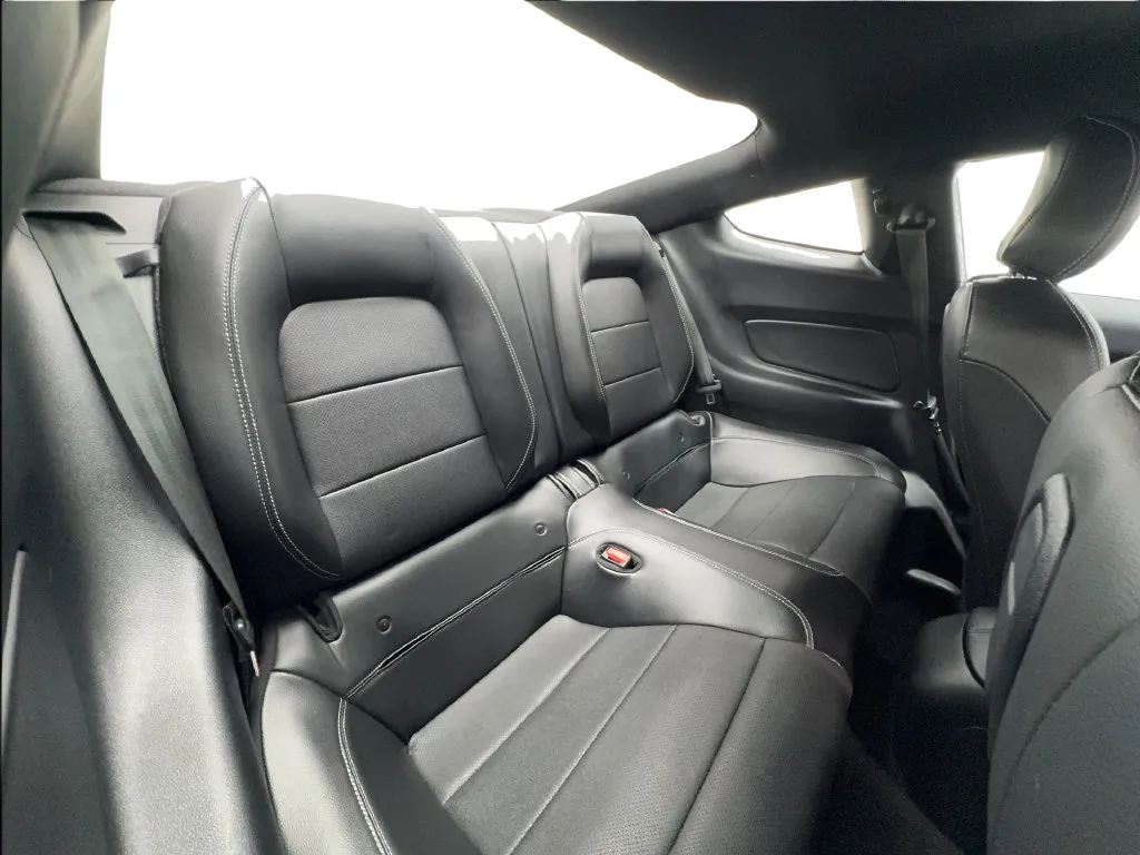Ford Mustang photo 28