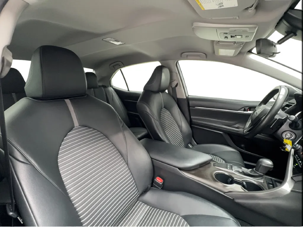 Toyota Camry photo 33