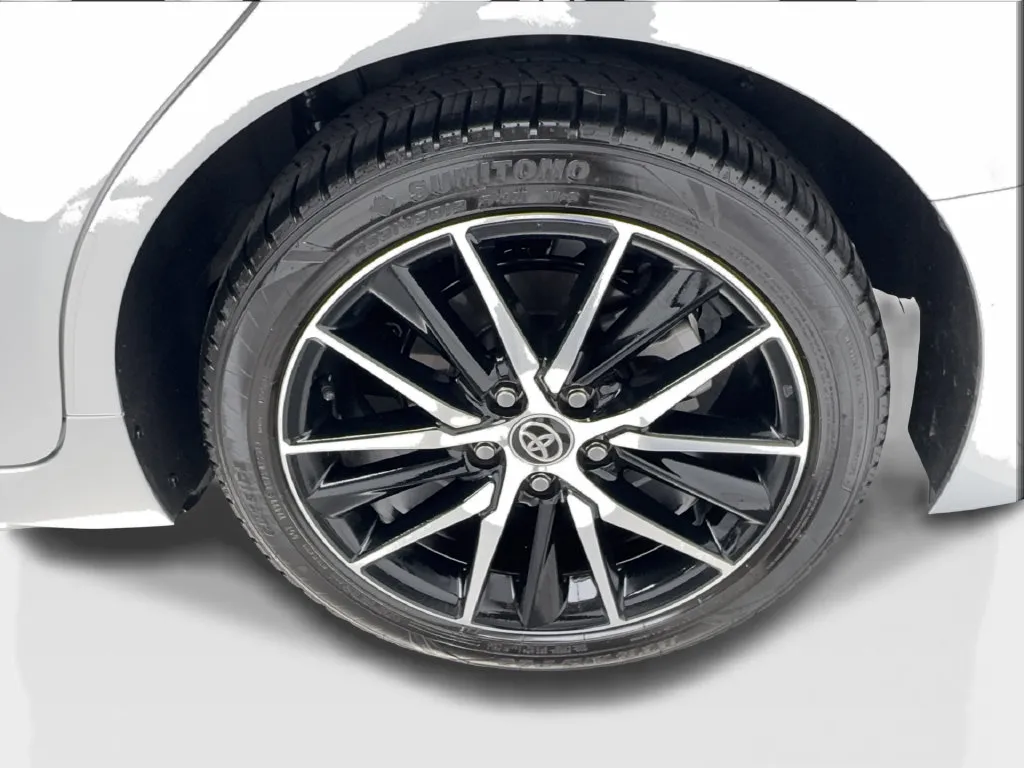 Toyota Camry photo 12