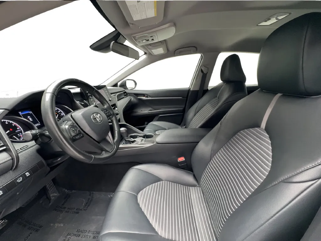 Toyota Camry photo 21