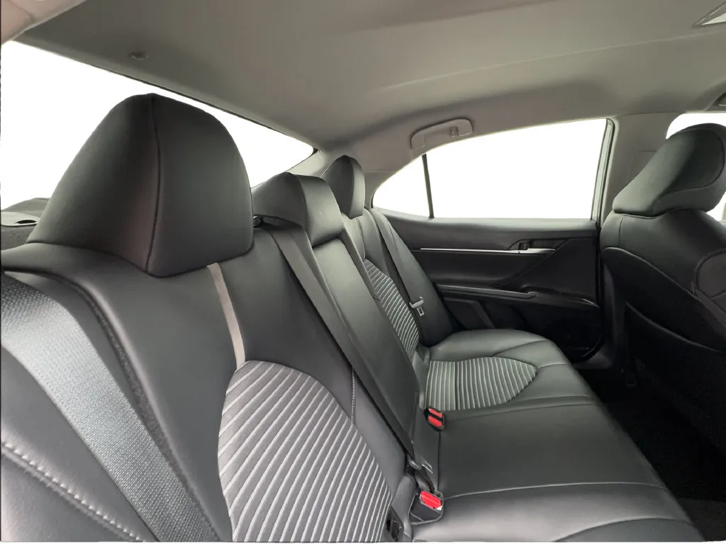 Toyota Camry photo 30